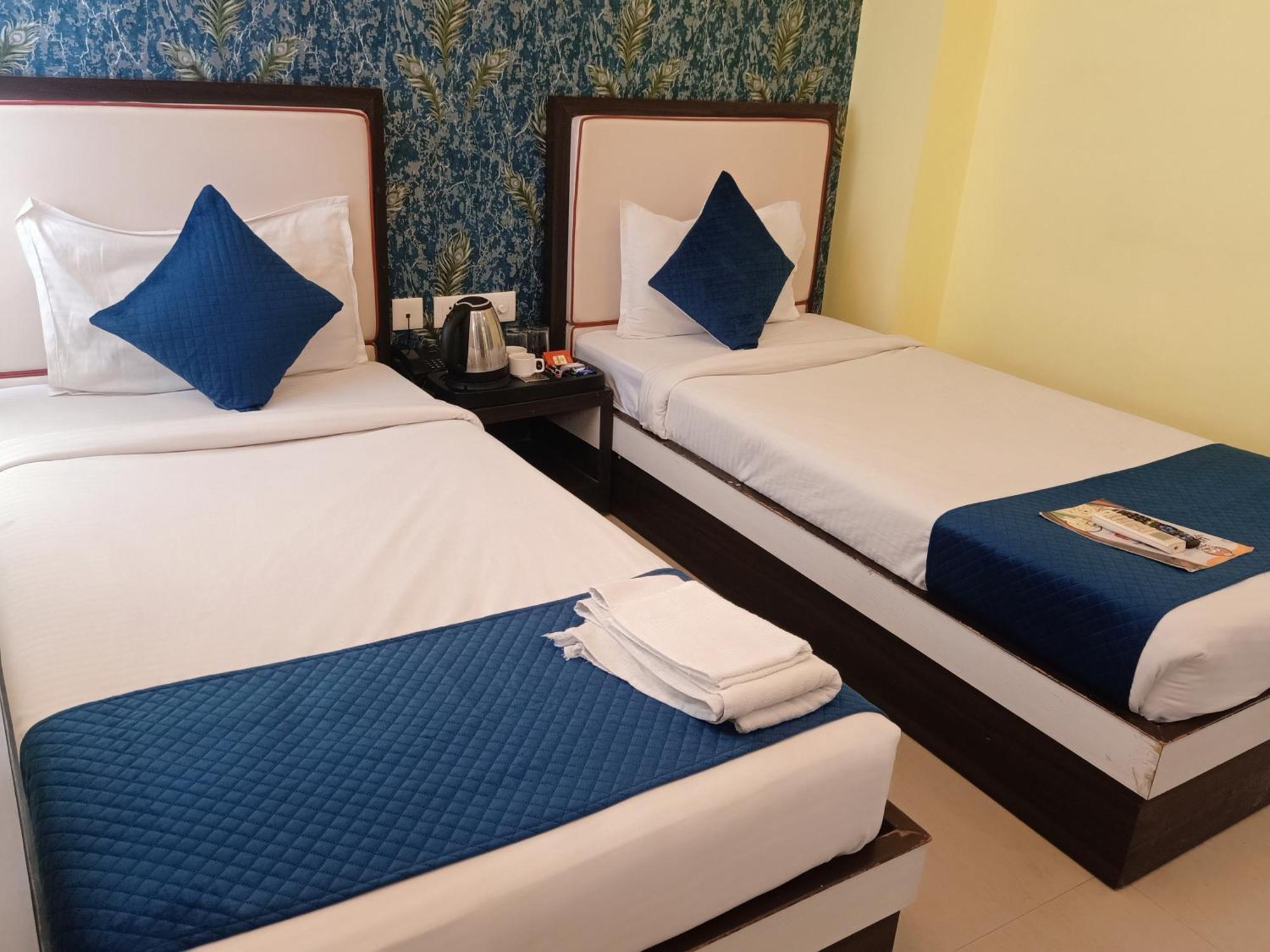 Hotel Janki International Sigra 2 Km From Kashi Vishwanath Temple Varanasi Exterior foto